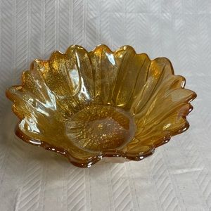 VTG iridescent amber flower and leaf bowl.